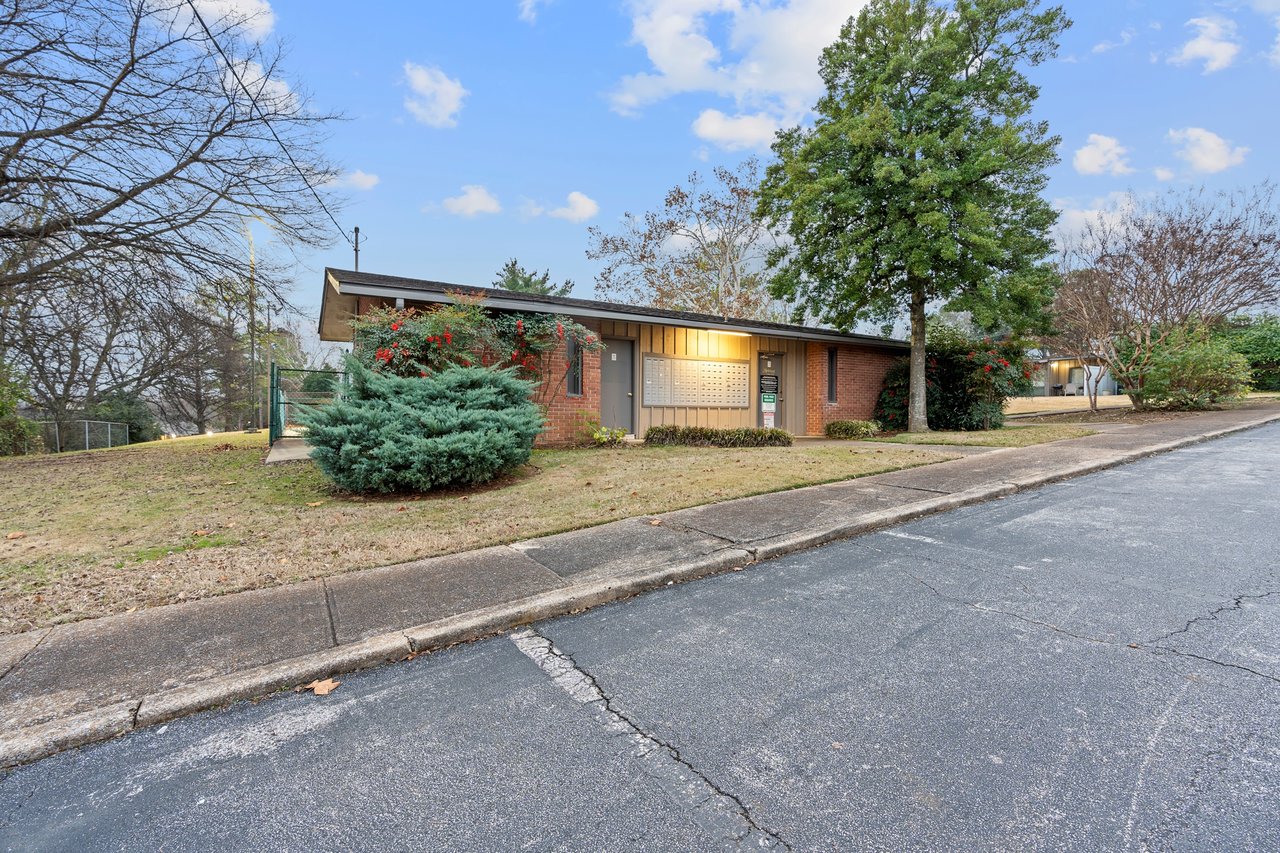 Updated 1BR Condo Near Redstone Arsenal – Convenient, Modern Living in Huntsville!