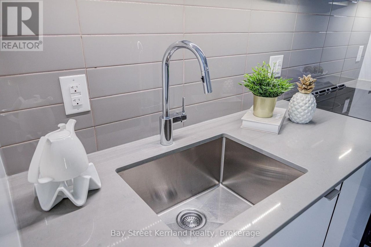 4065 Confederation Parkway #402