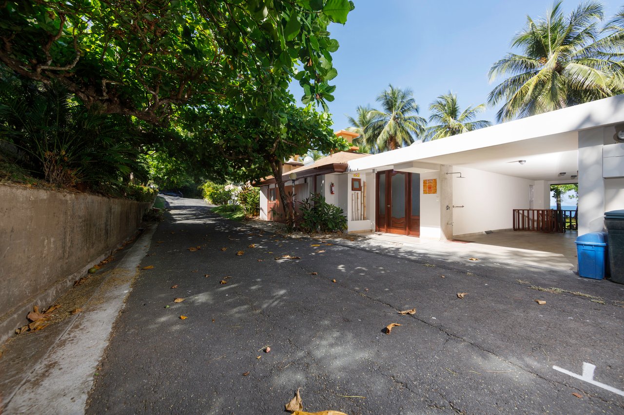 Beachfront Surf Villa, Jaco, Puntarenas