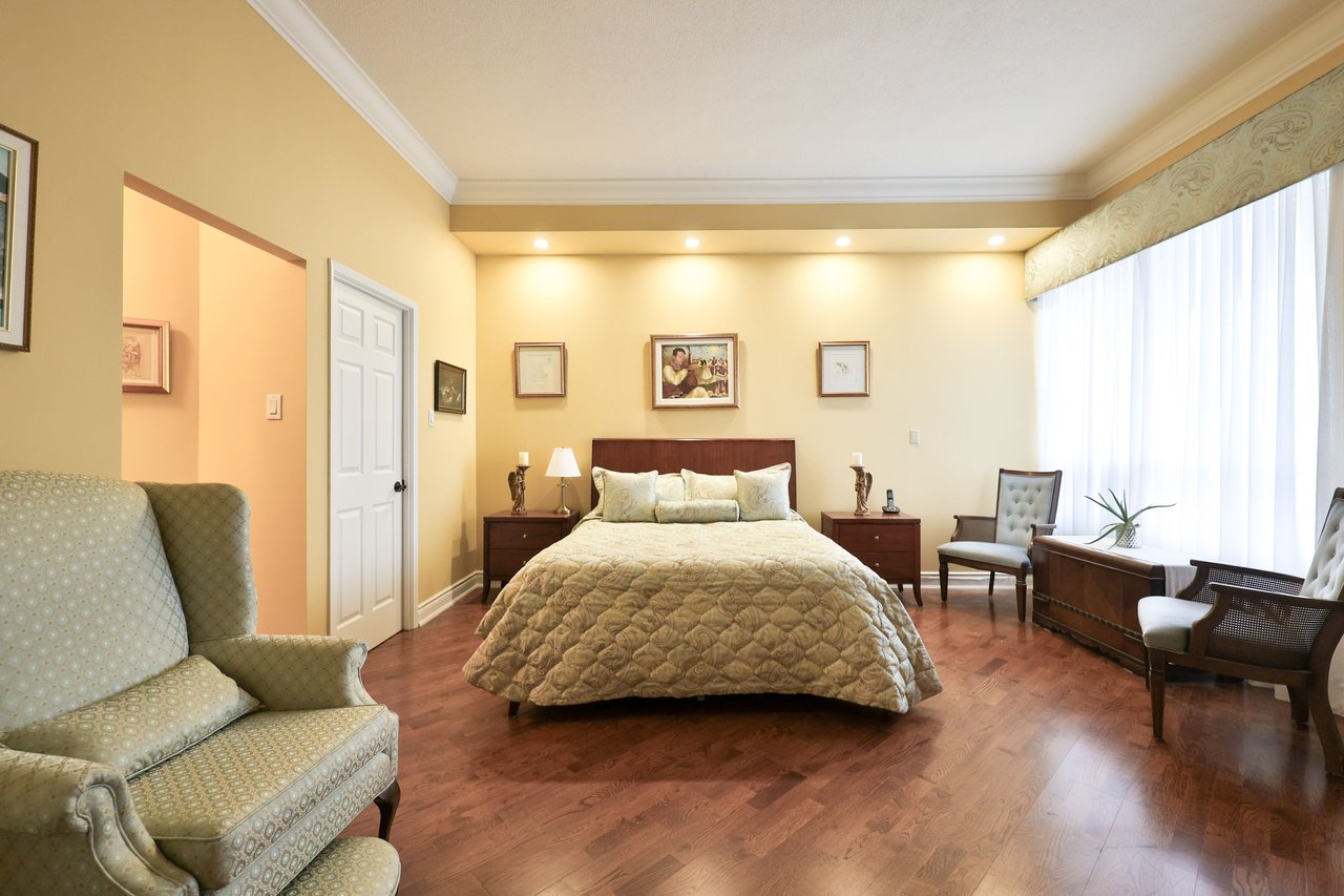 801-2511 Lakeshore Rd W, Oakville