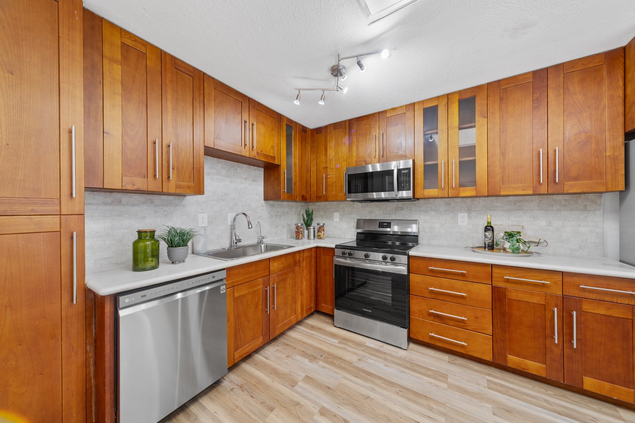 338 Deanne Lane