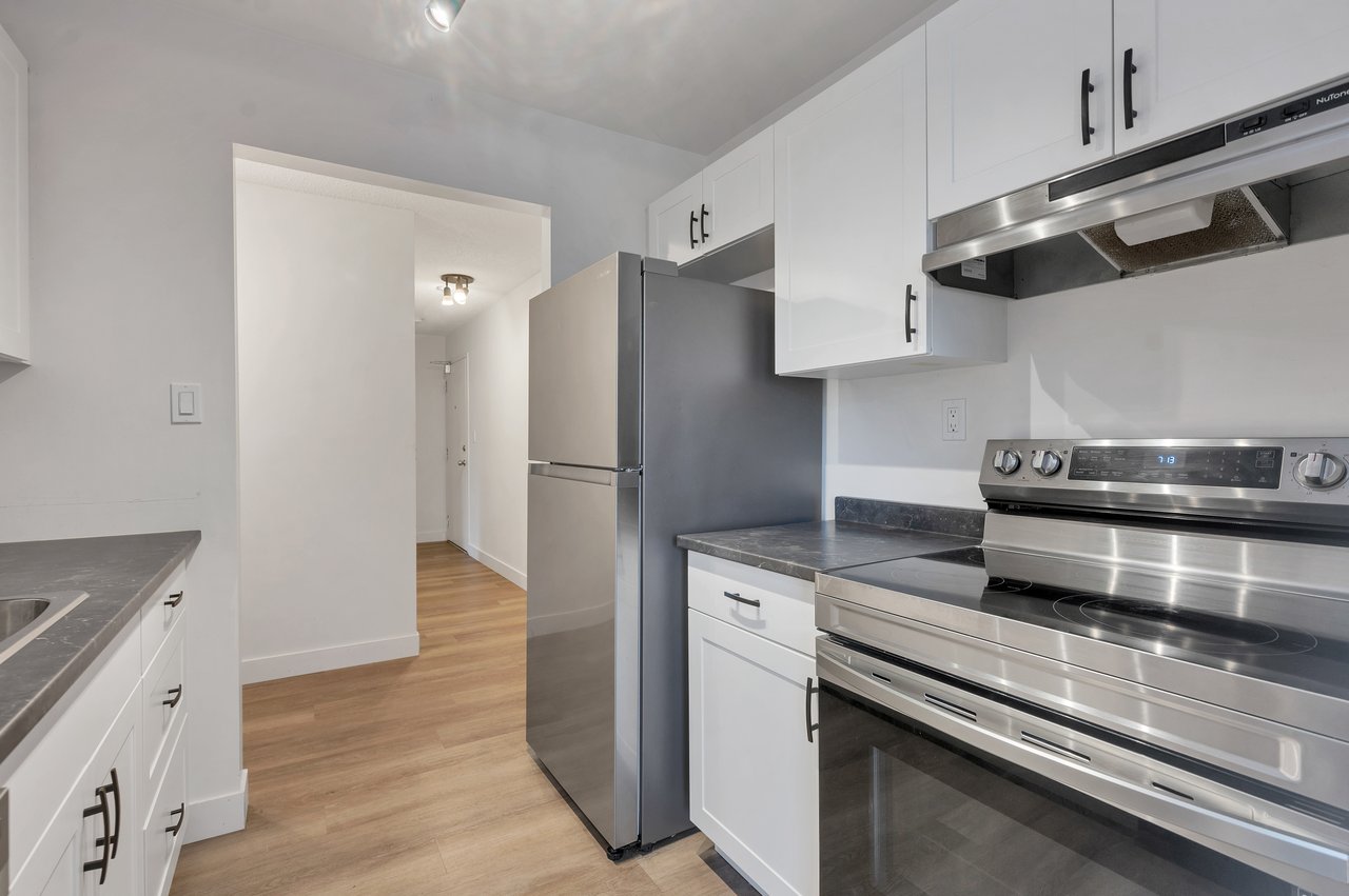 585 Dogwood St S # 201