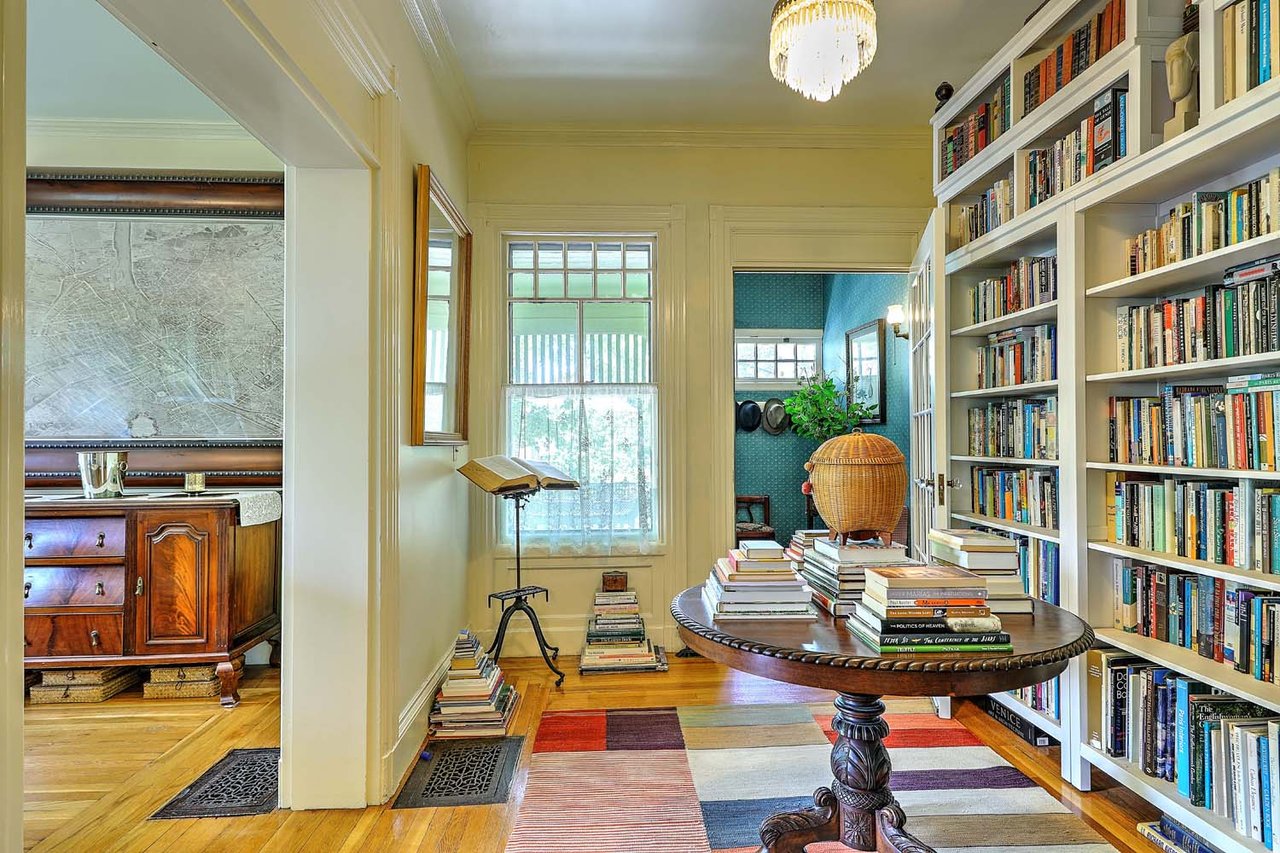 26 Diman Place