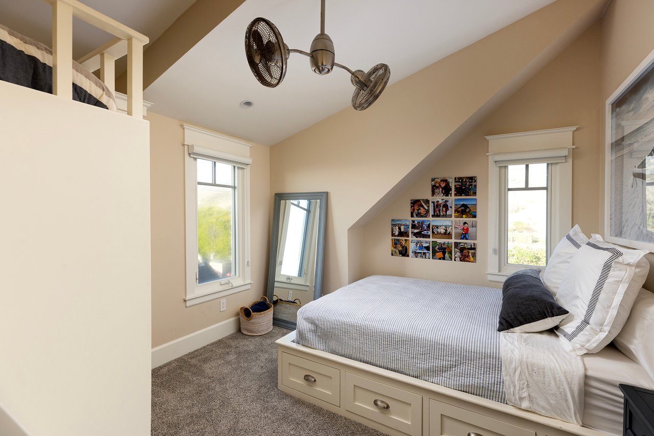 1880 N El Camino Real 23