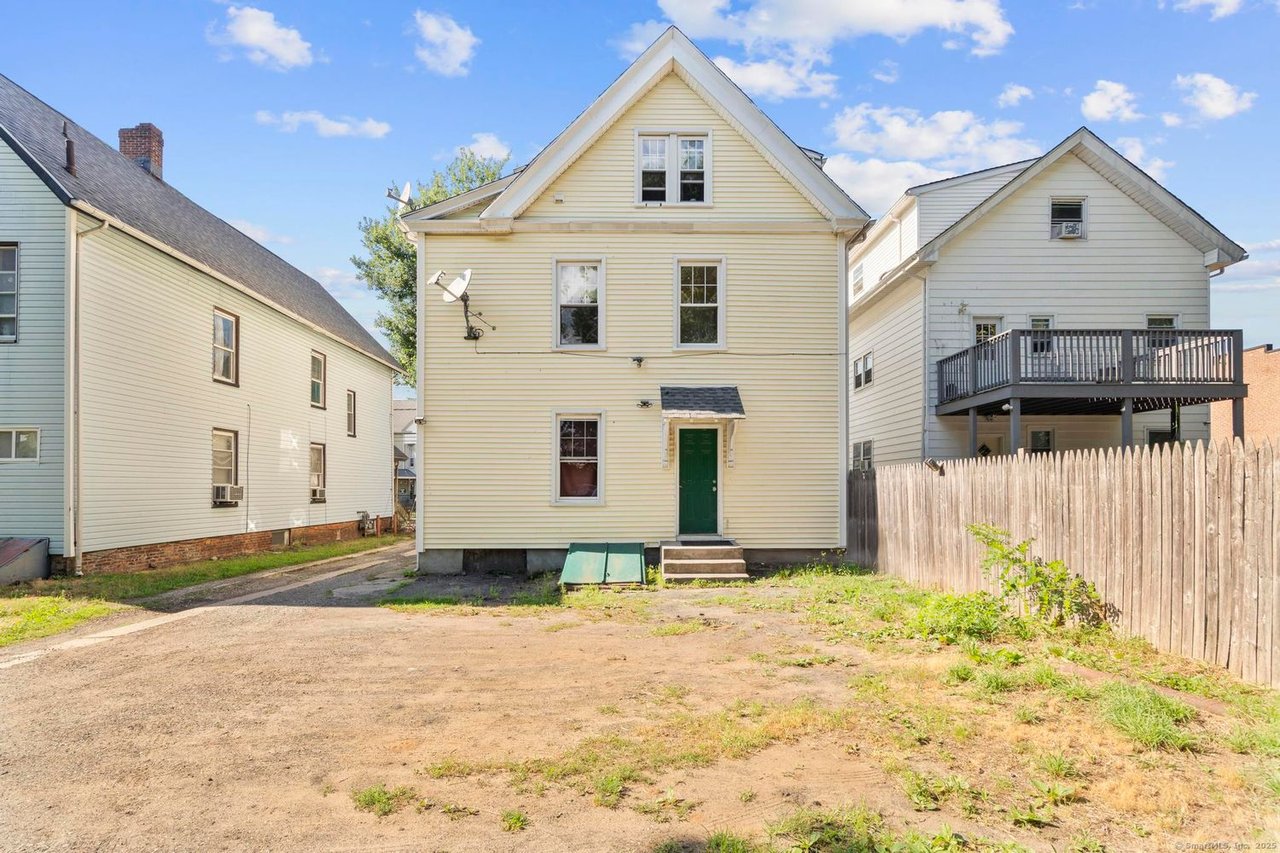 68 Henry St