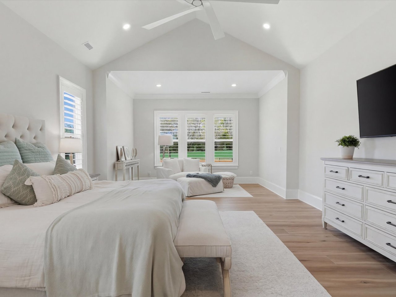 1008 Broadmoor