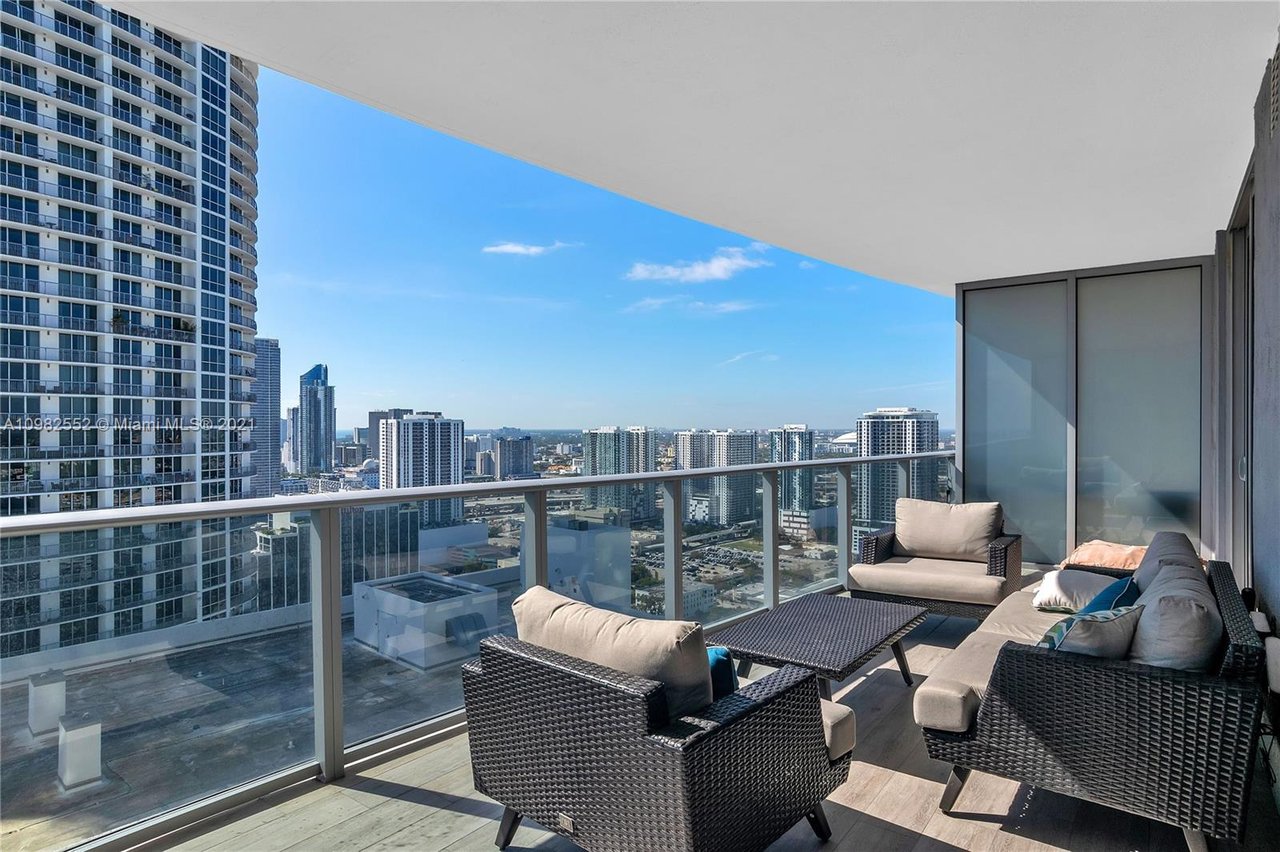 488 NE 18th St # 3804