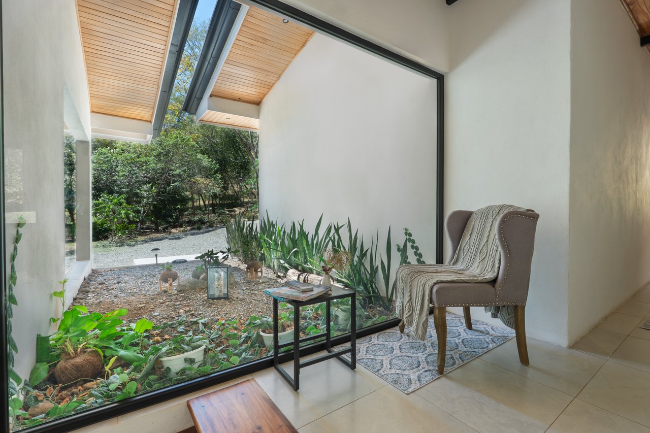 Casa Los Suenos | 4 Bedroom Home with Guest House near Tamarindo Costa Rica