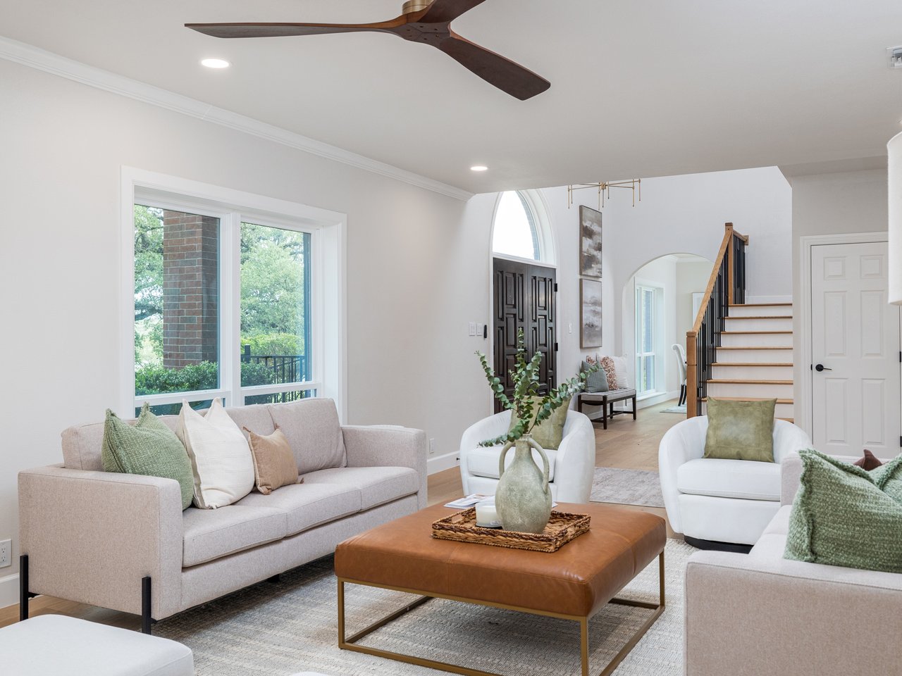 Fully Reimagined Hill Country Retreat w/ Private Guest Apartment + 3-Car Garage