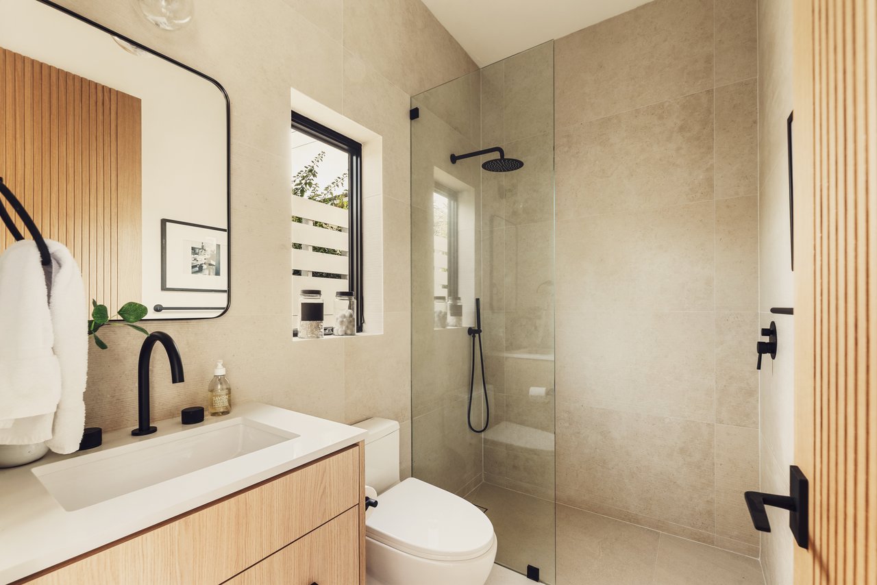 2115 Walnut Ave, Venice