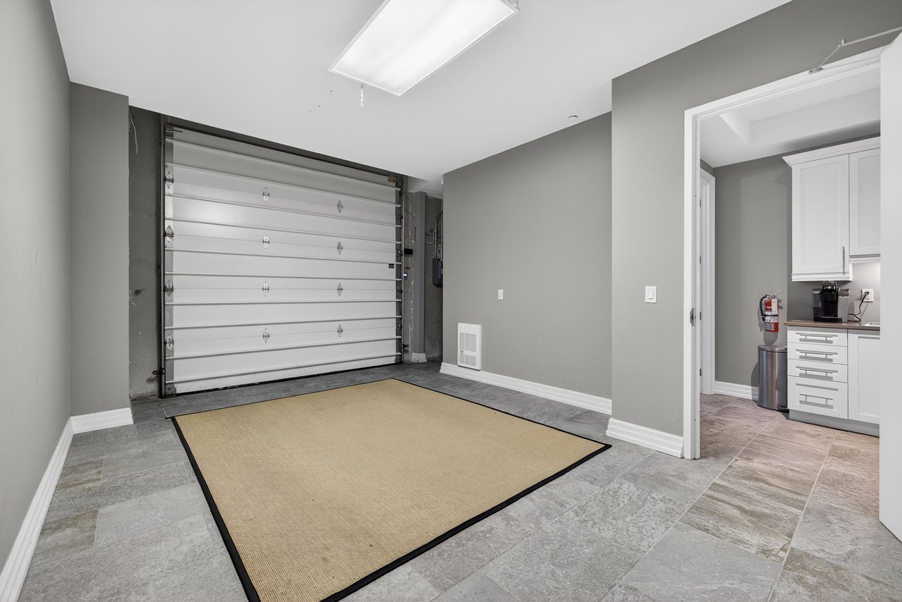 5 - 16945 Leslie St, Newmarket