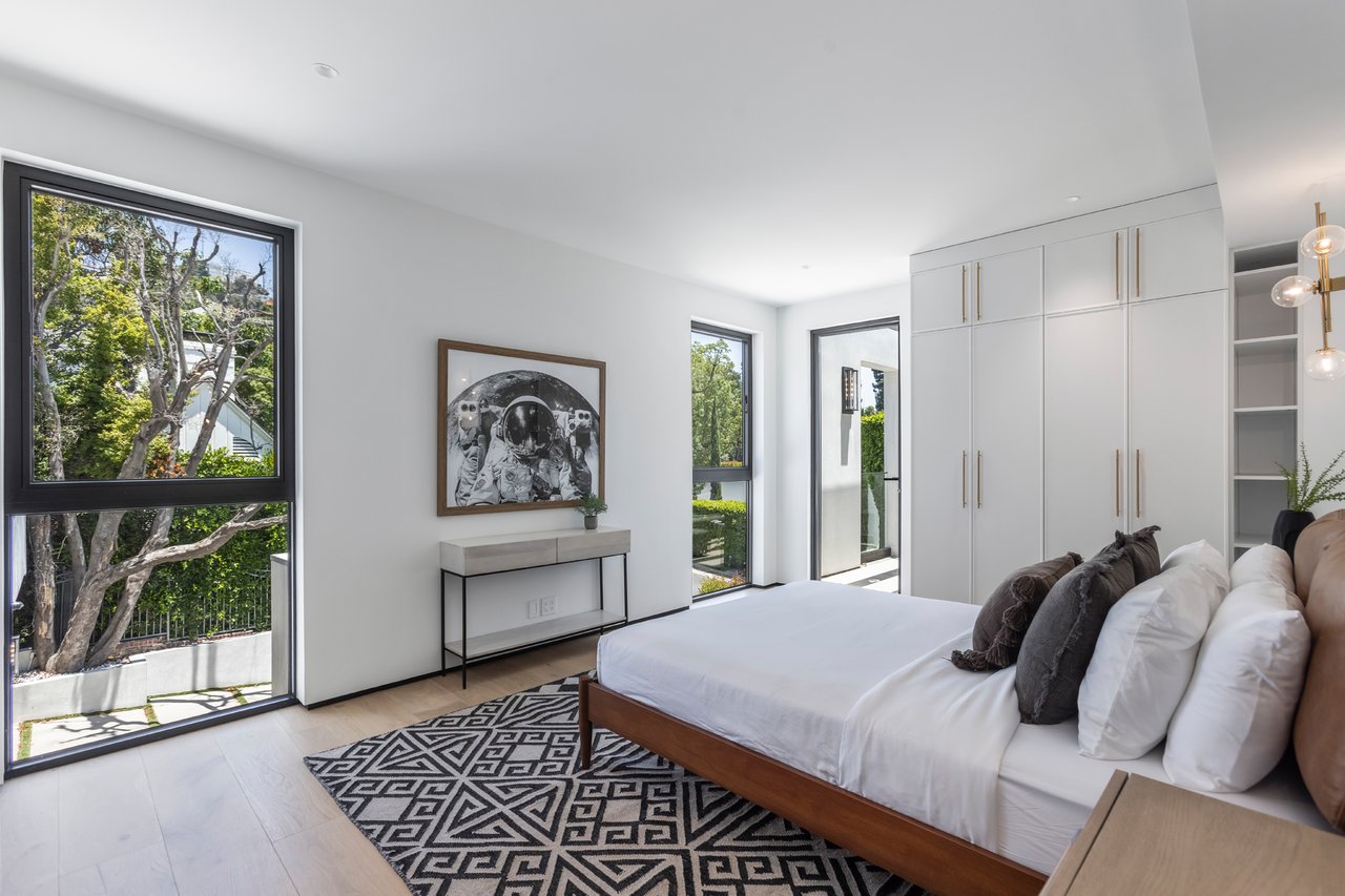 Luxury Gated Villa w/ Pool, Spa & Designer Interiors