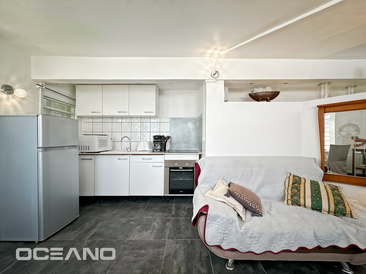 EXCLUSIVE : Set of 2 Apartments (T3 & T2) with Terraces - Charm and Investment Potential