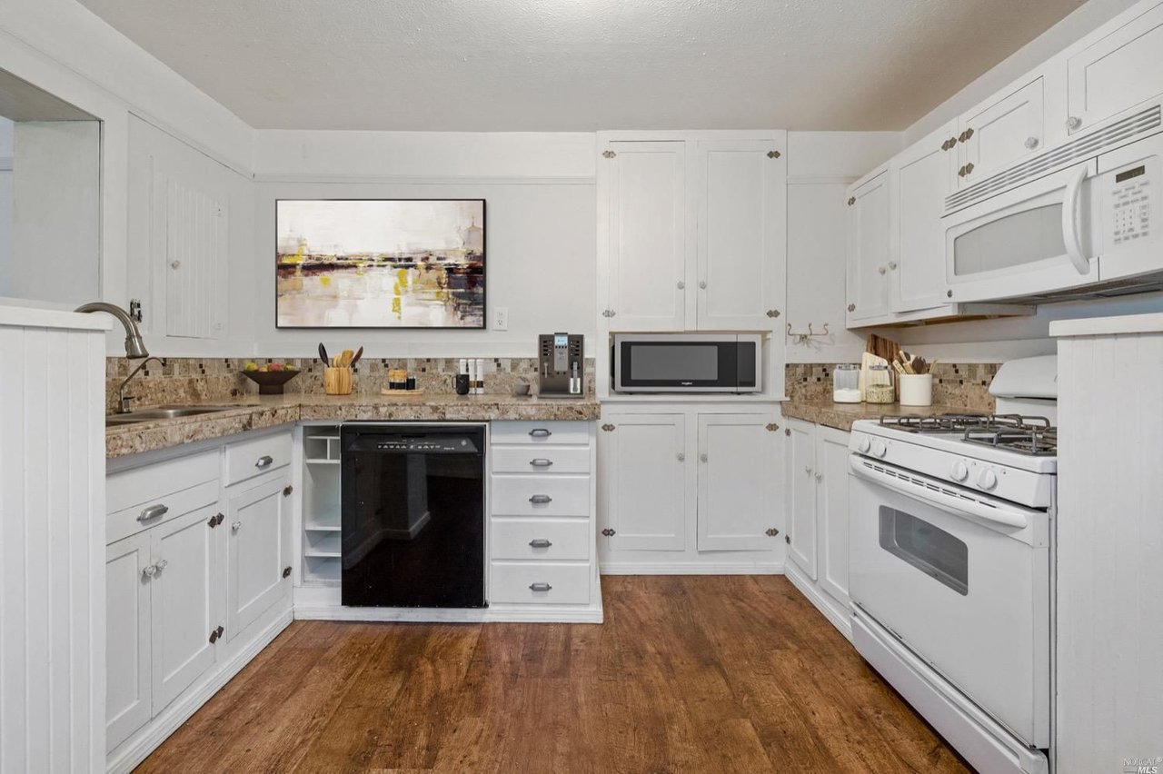 1132 Sir Francis Drake Blvd