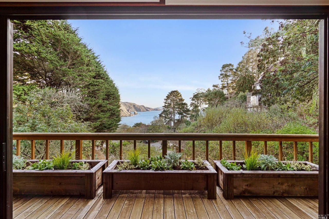 260 Sunset Way