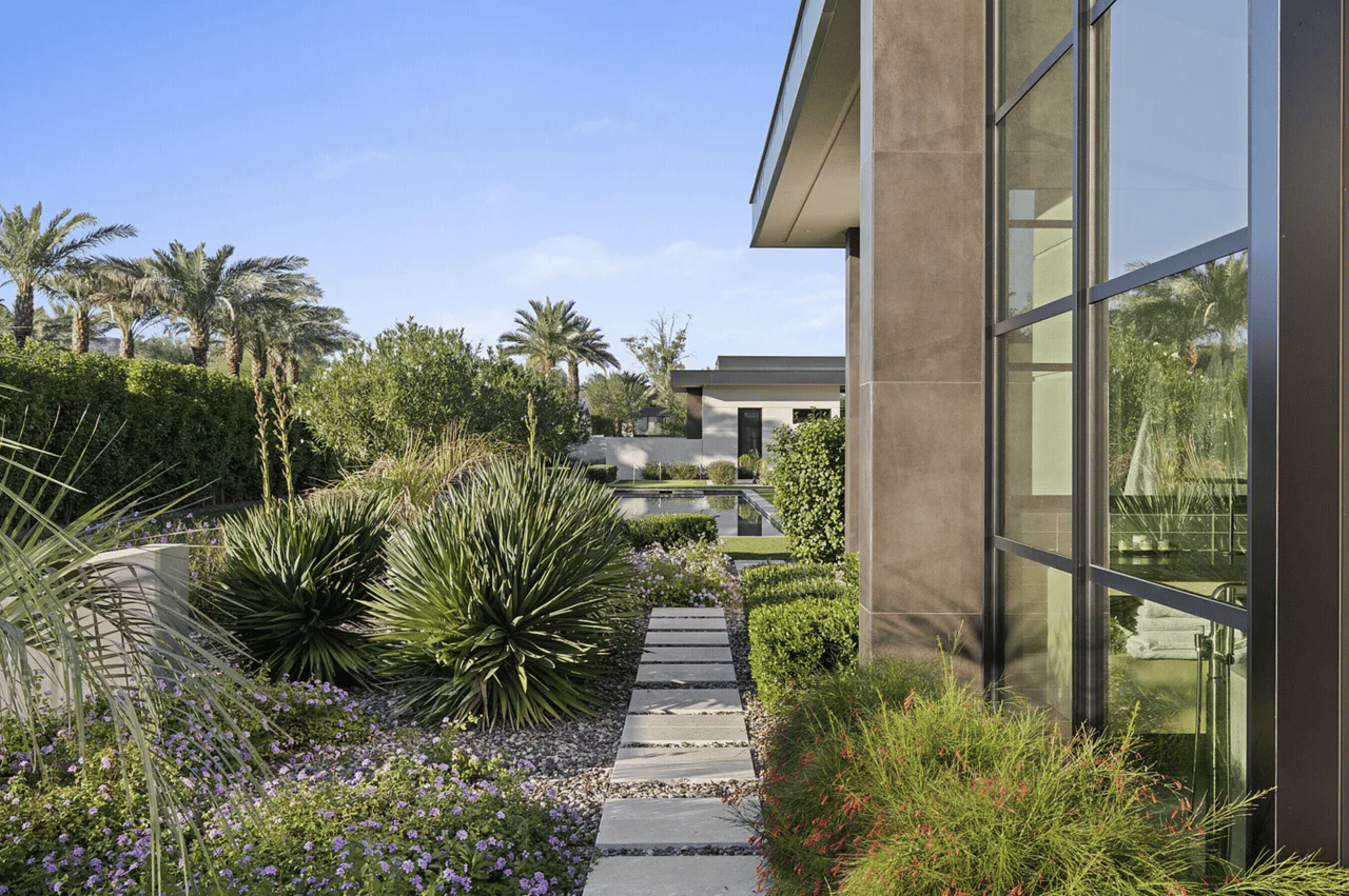 Luxury modern estate with resort like backyard in Paradise Valley Arizona