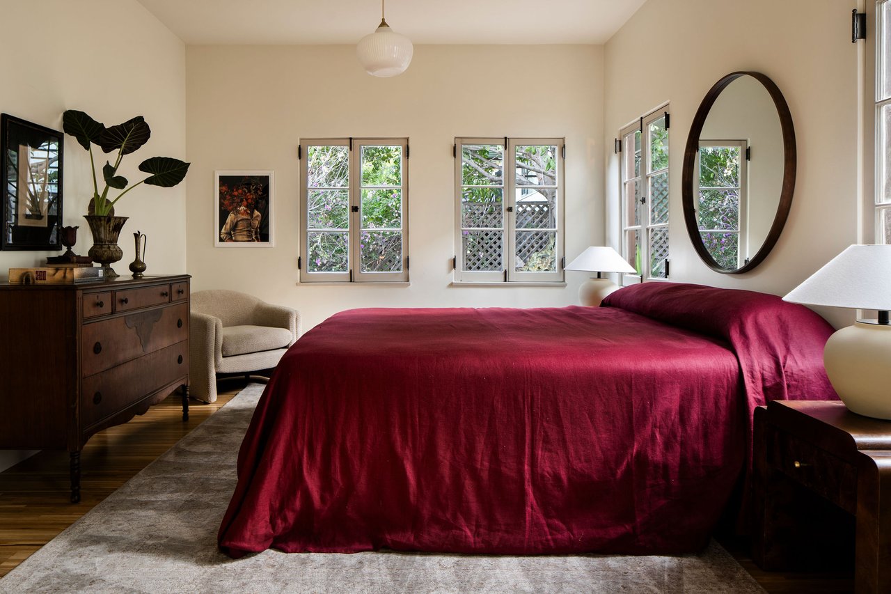 Vacant Trophy Silverlake Triplex With Reservoir Views