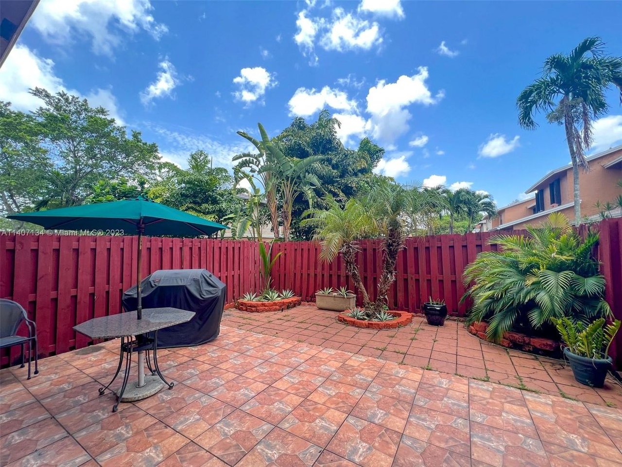 10621 NW 1st St #10621