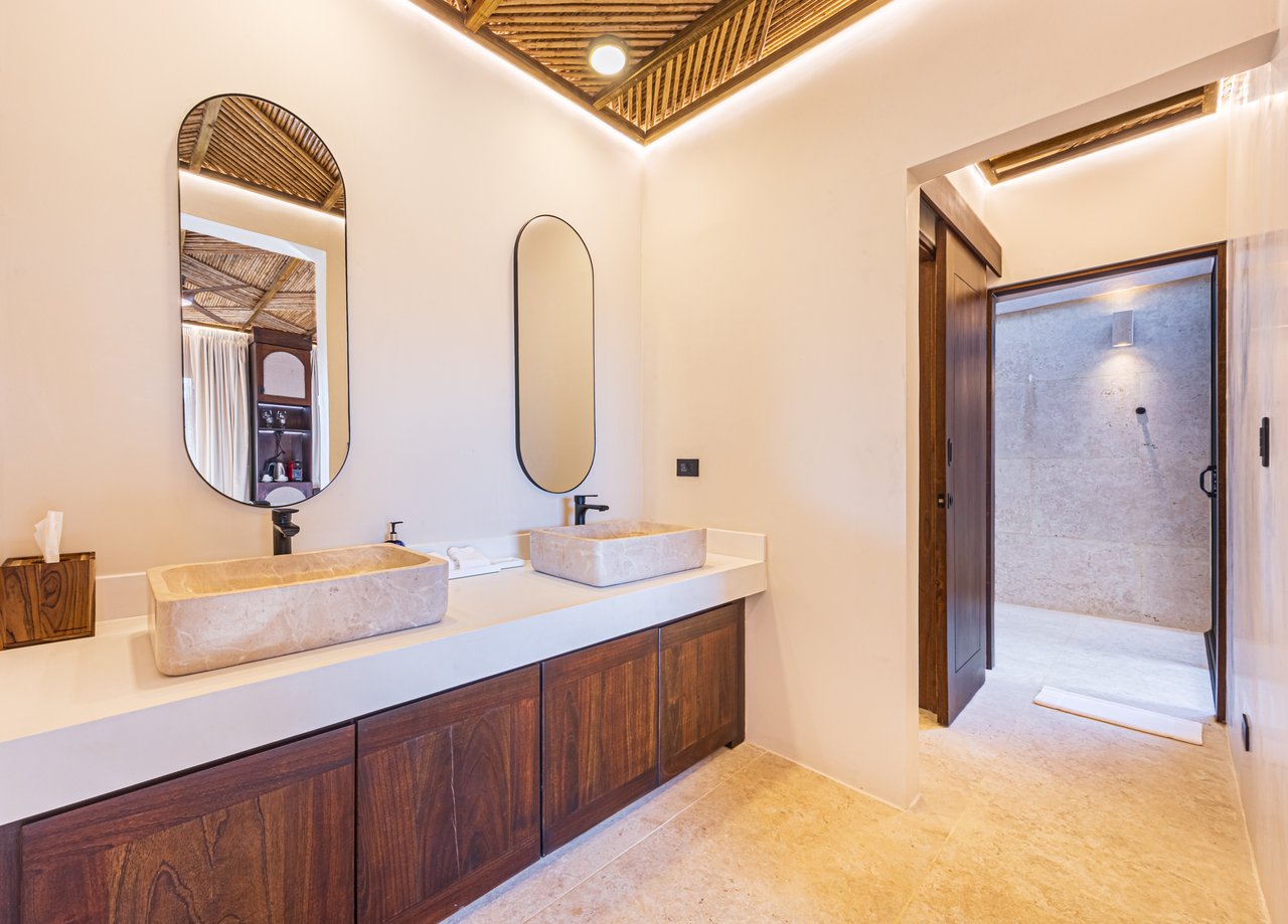 Luxury Hotel Boutique with Ocean Views | Walking distance to the beach | 13.2 Acres