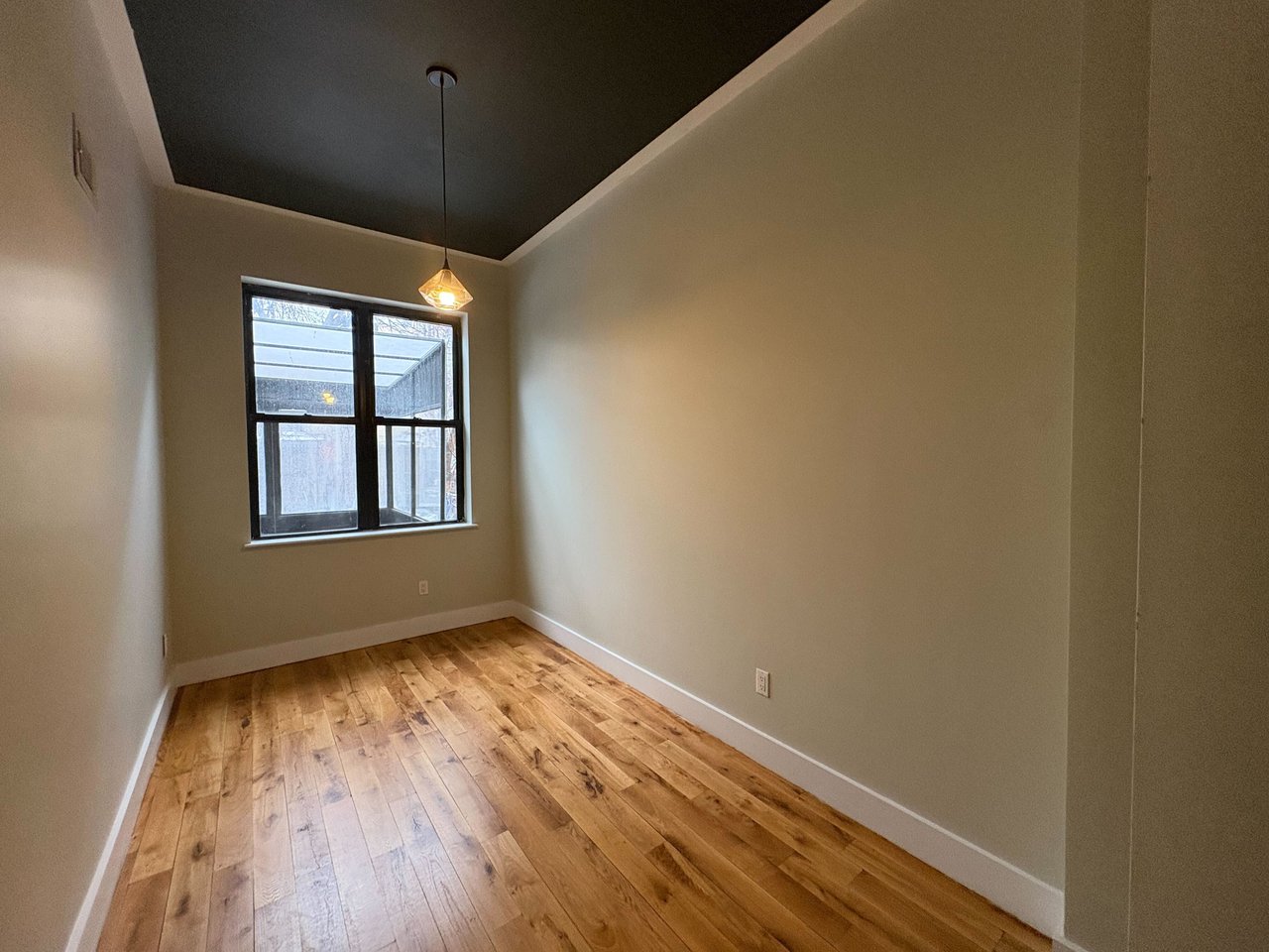 186 Wilson Avenue #1L