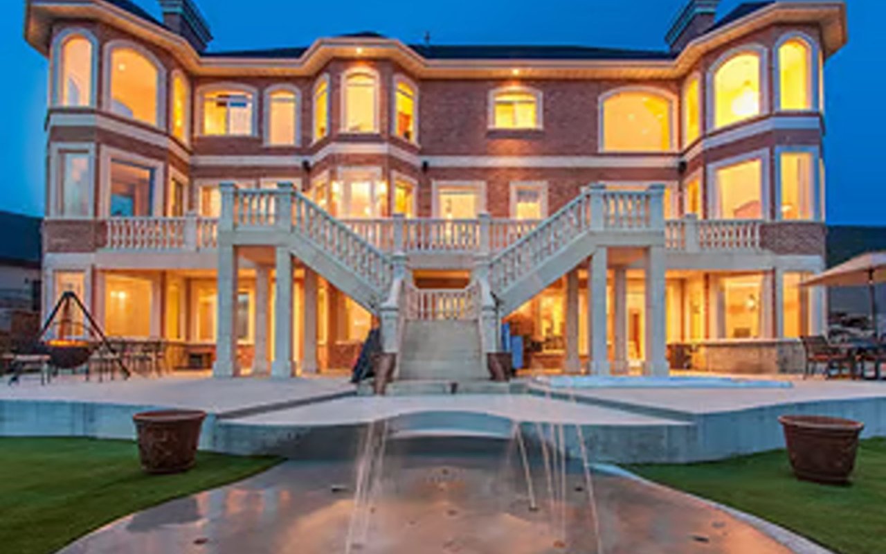 Just Listed! Elegant Draper Estate With Breathtaking Views!