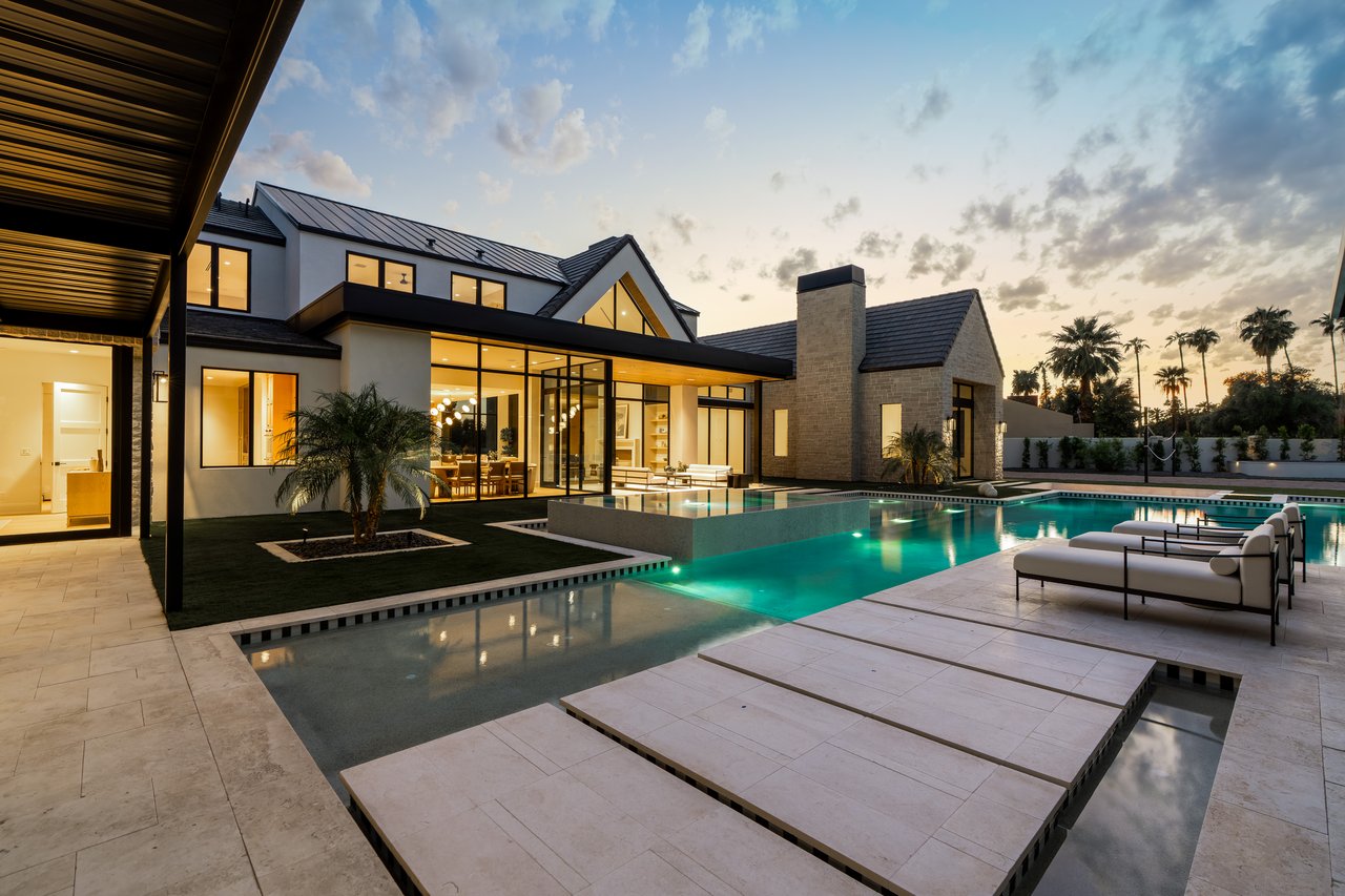 6230 E HILLCREST BLVD