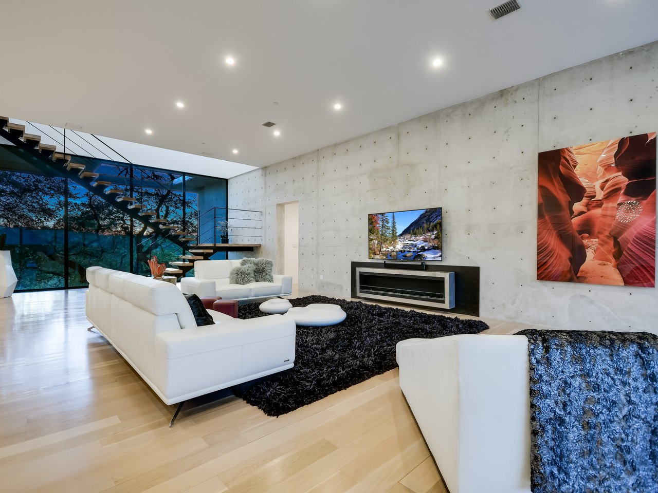 Private, Modern Masterpiece