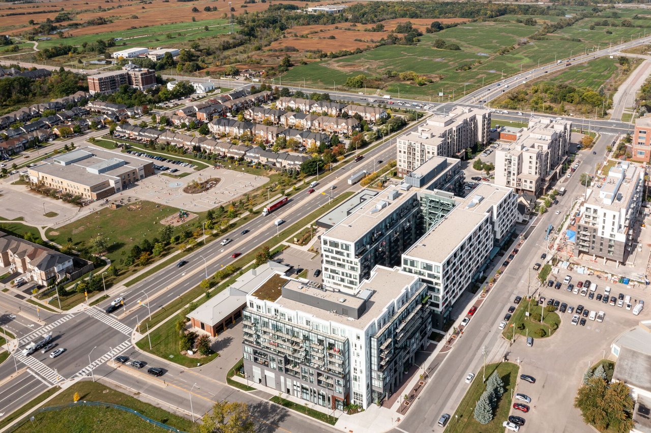 720-2450 Old Bronte Road Unit: 720