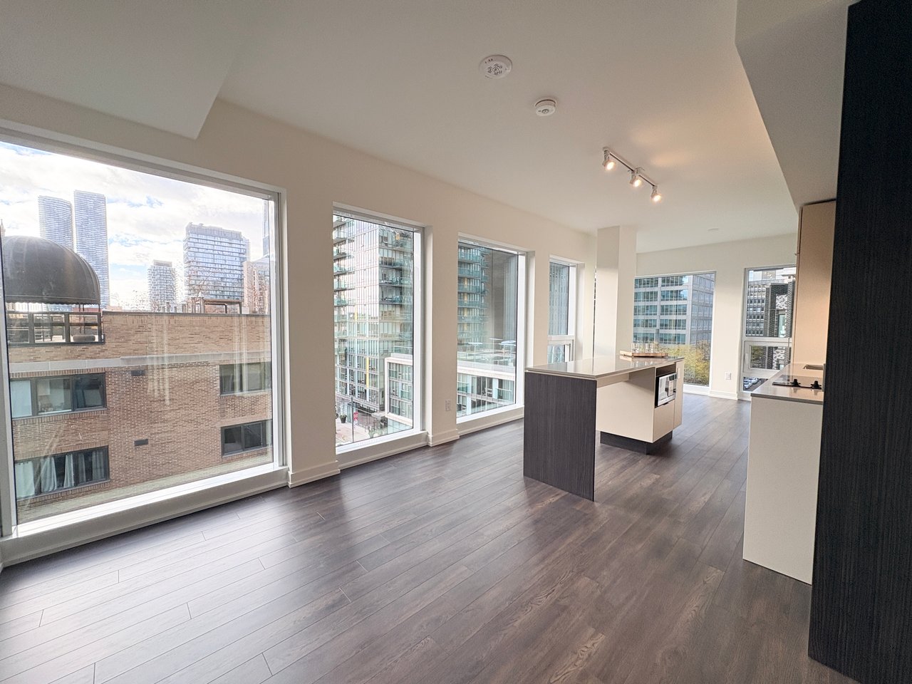 89 Church Street Unit: 612