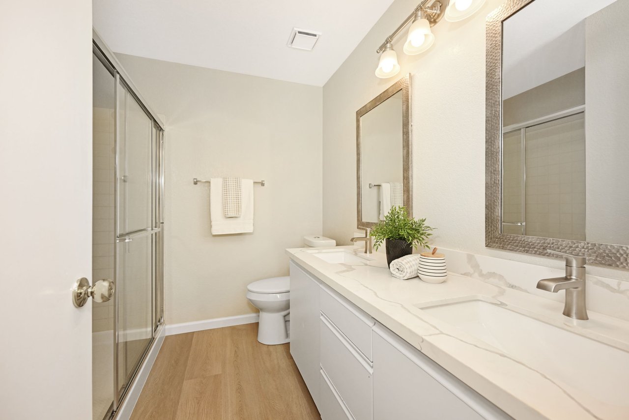 2677 Oak Rd. #202, Walnut Creek