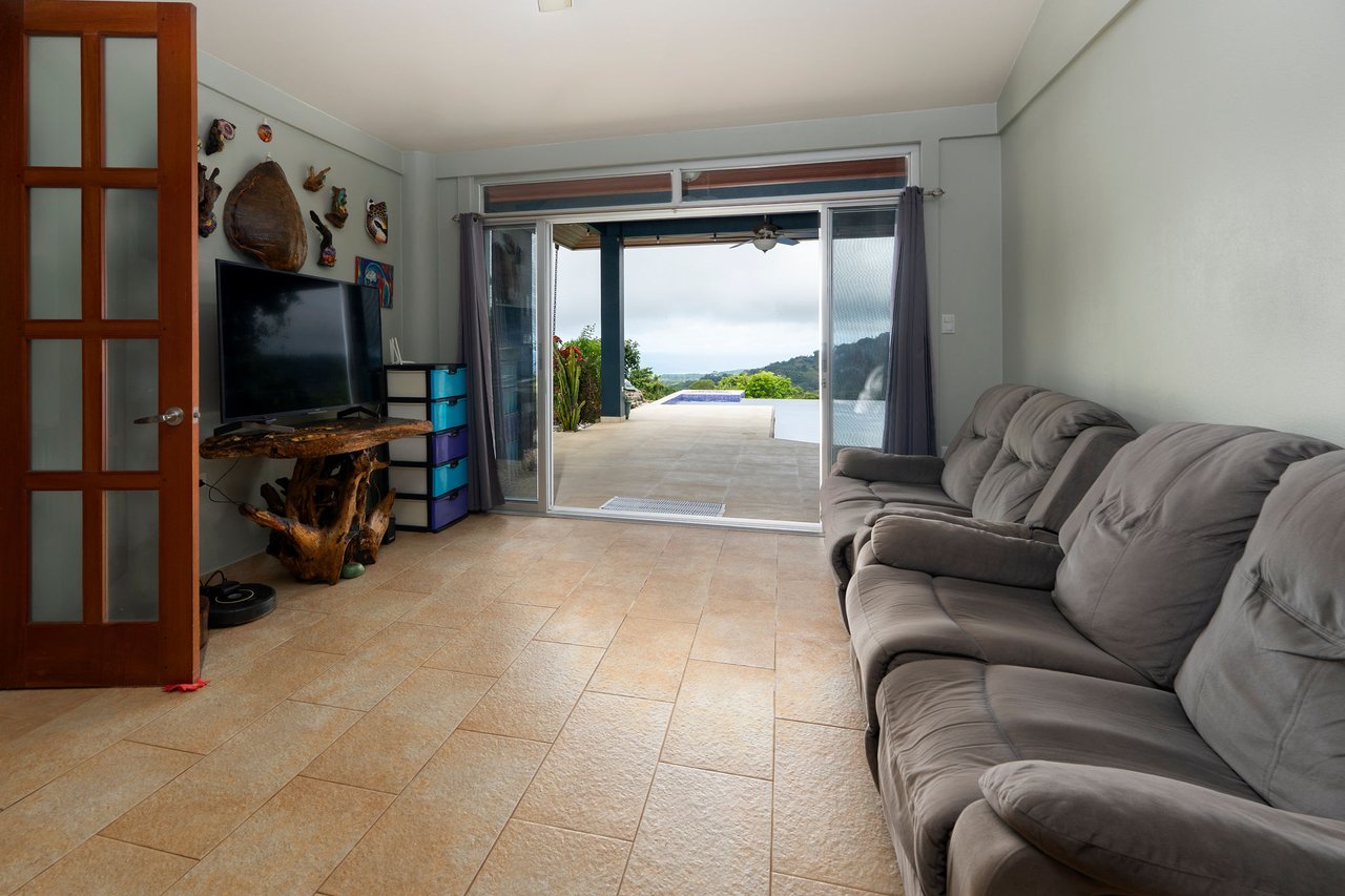 CASA TORTUGA – LAGUNAS OCEAN, MOUNTAIN, AND SUNSET VIEW HOME