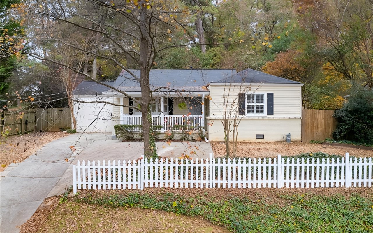 1747 Moores Mill Road NW, Atlanta GA: A Charming Bungalow in Ridgewood Heights