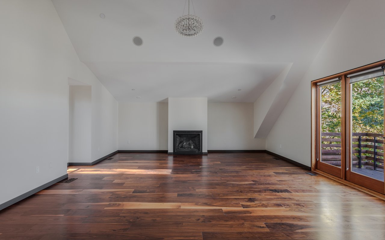 437 University Avenue