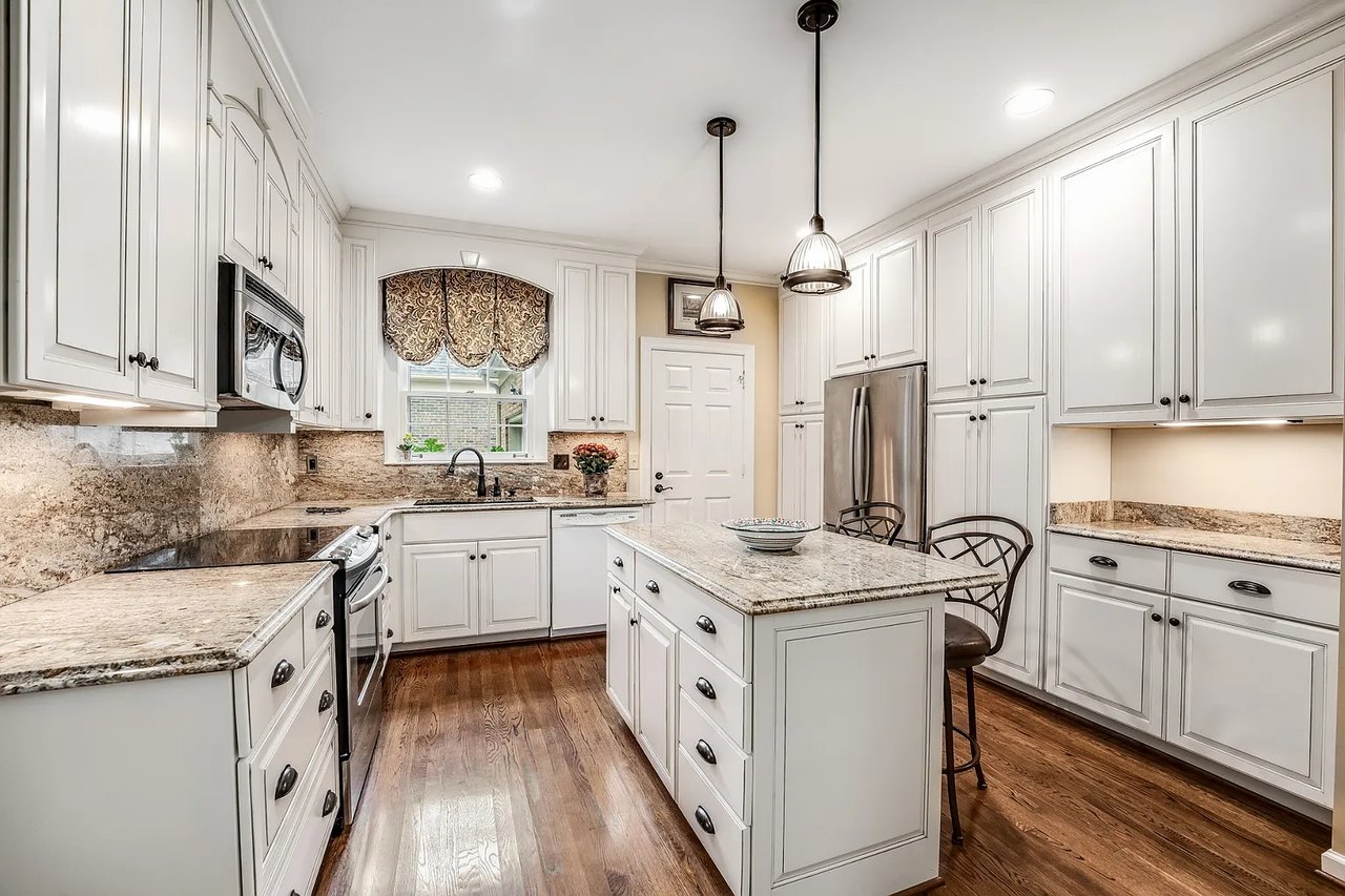2721 Abbott Martin Rd