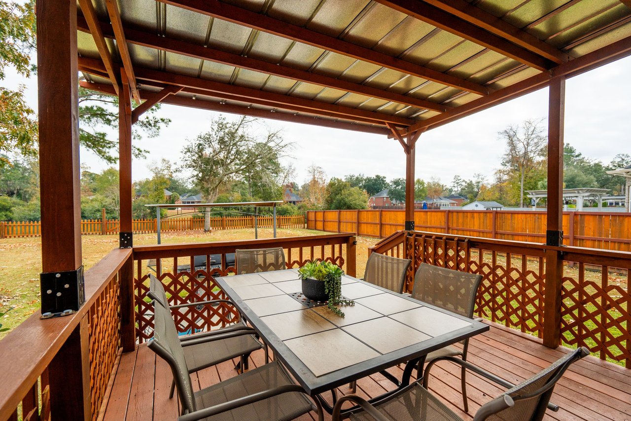 5516 Crescent View Dr