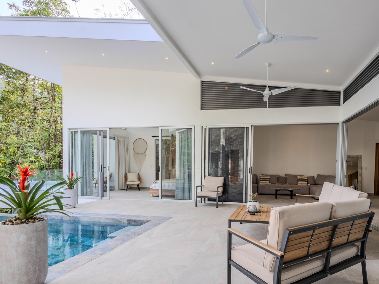 An Exclusive, Sunny Ridge-Top 4-Bed Designer House With Unforgettable Mountain & Jungle Views