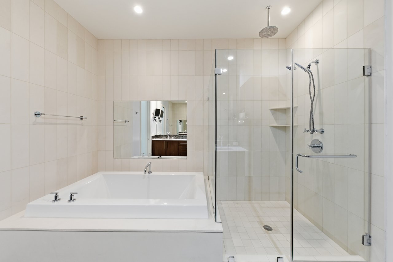 1600 Post Oak Blvd, #1903