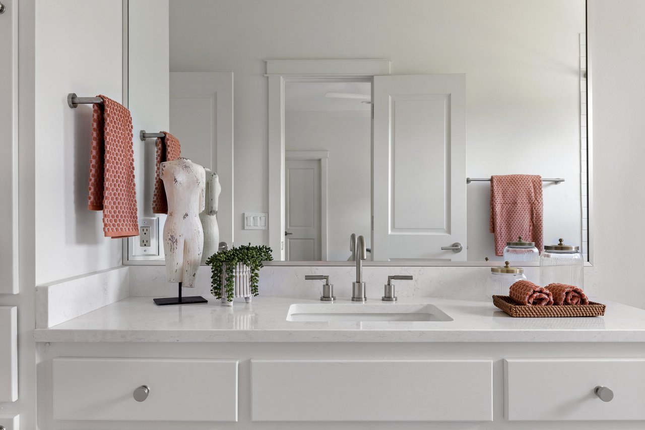 9123 Spinning Leaf Cove