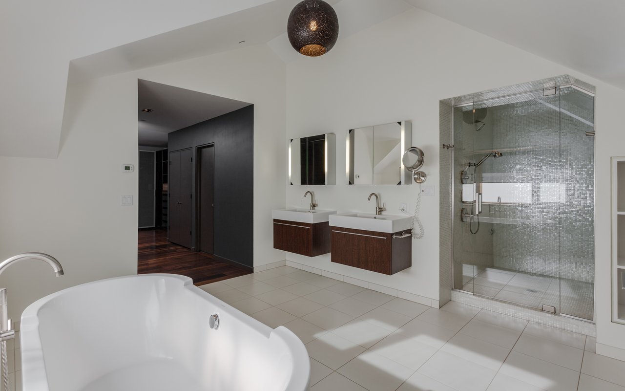 437 University Avenue