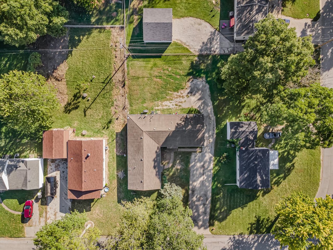 Prime Fairview Heights Triplex – Live for Less or Boost Your Cash Flow!