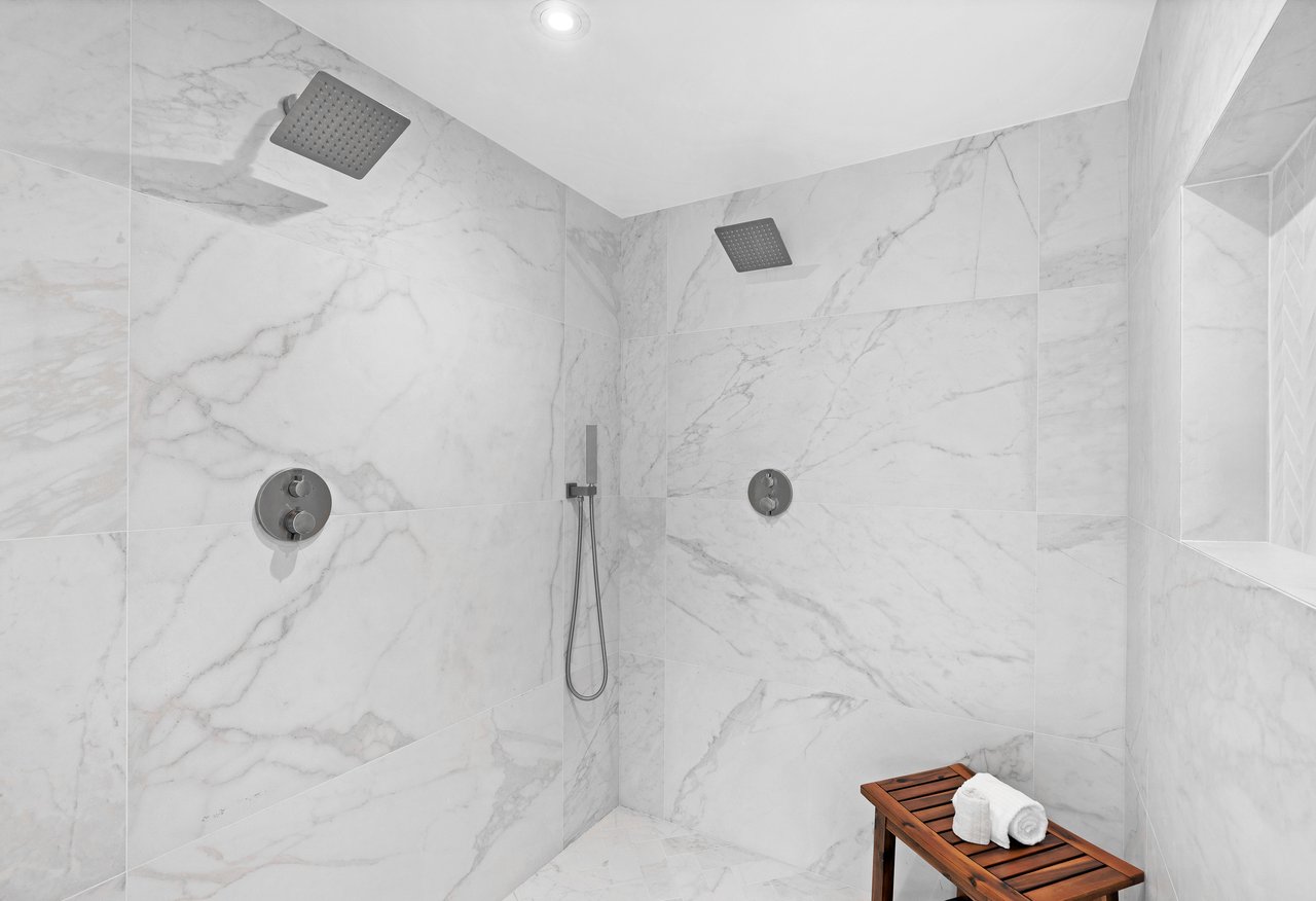3700 Hibiscus Street "Casa Mamey"