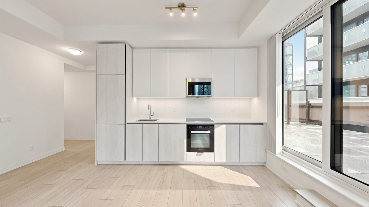 Luxury King West Residence