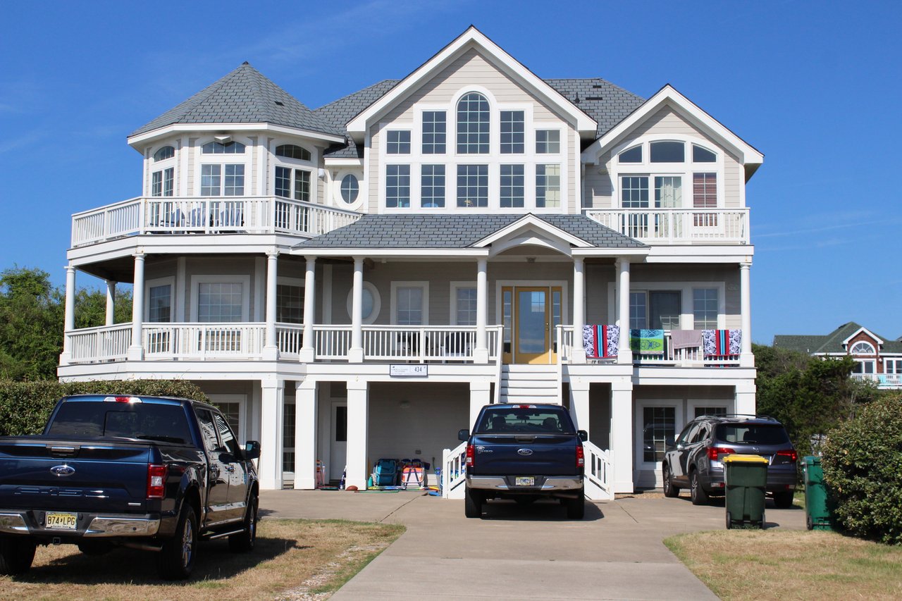 1062 Lighthouse Dr