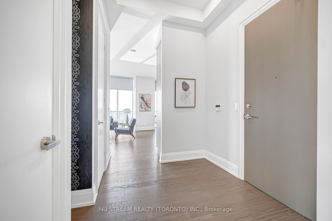 ICONIC LIVING AT 100 HARBOUR ST