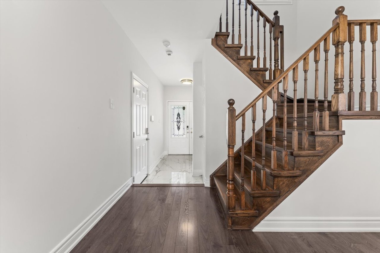 17 Holroyd St