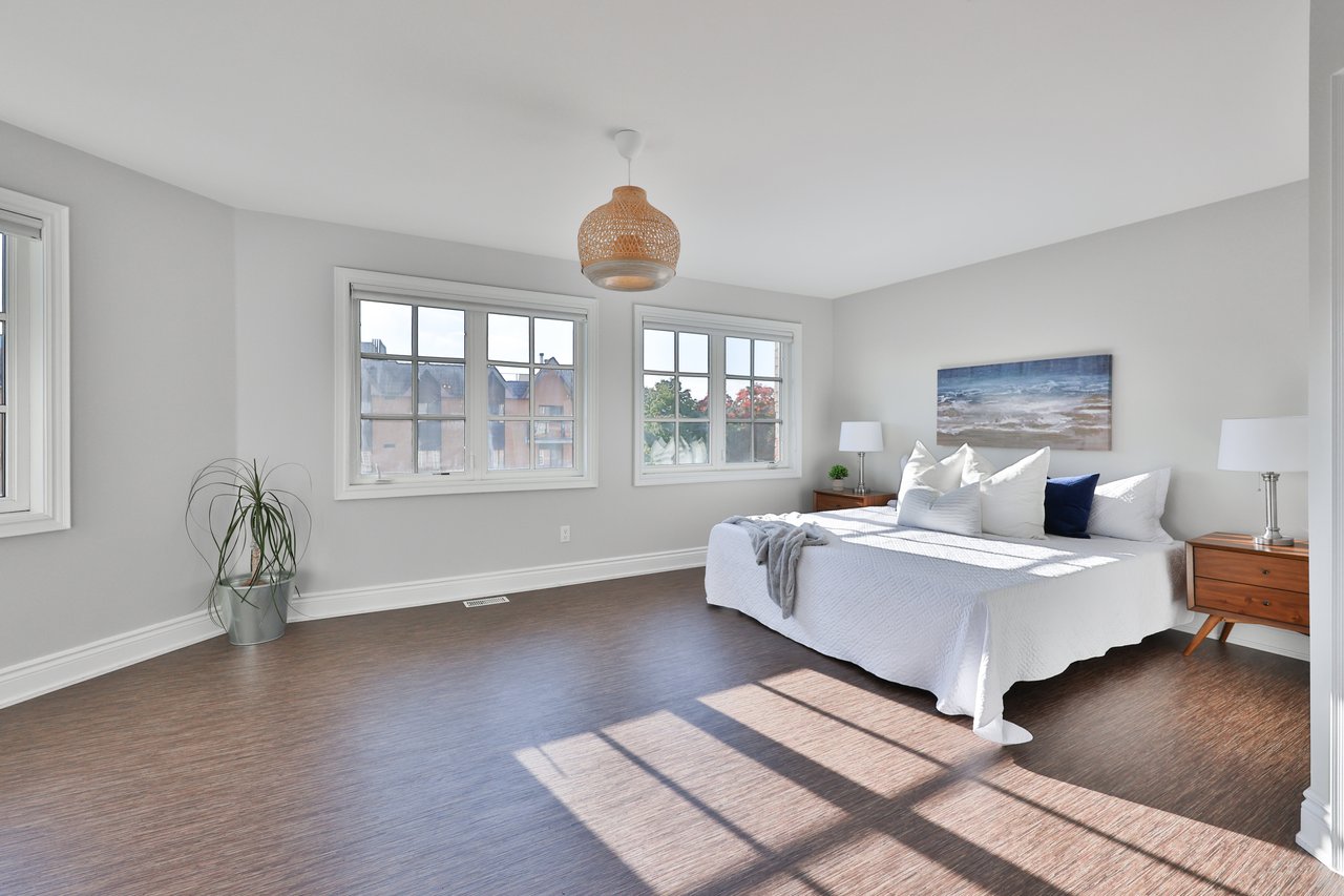 8-120 Bronte Road, Oakville 