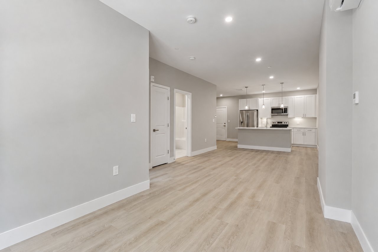 298 Main Street, 2E