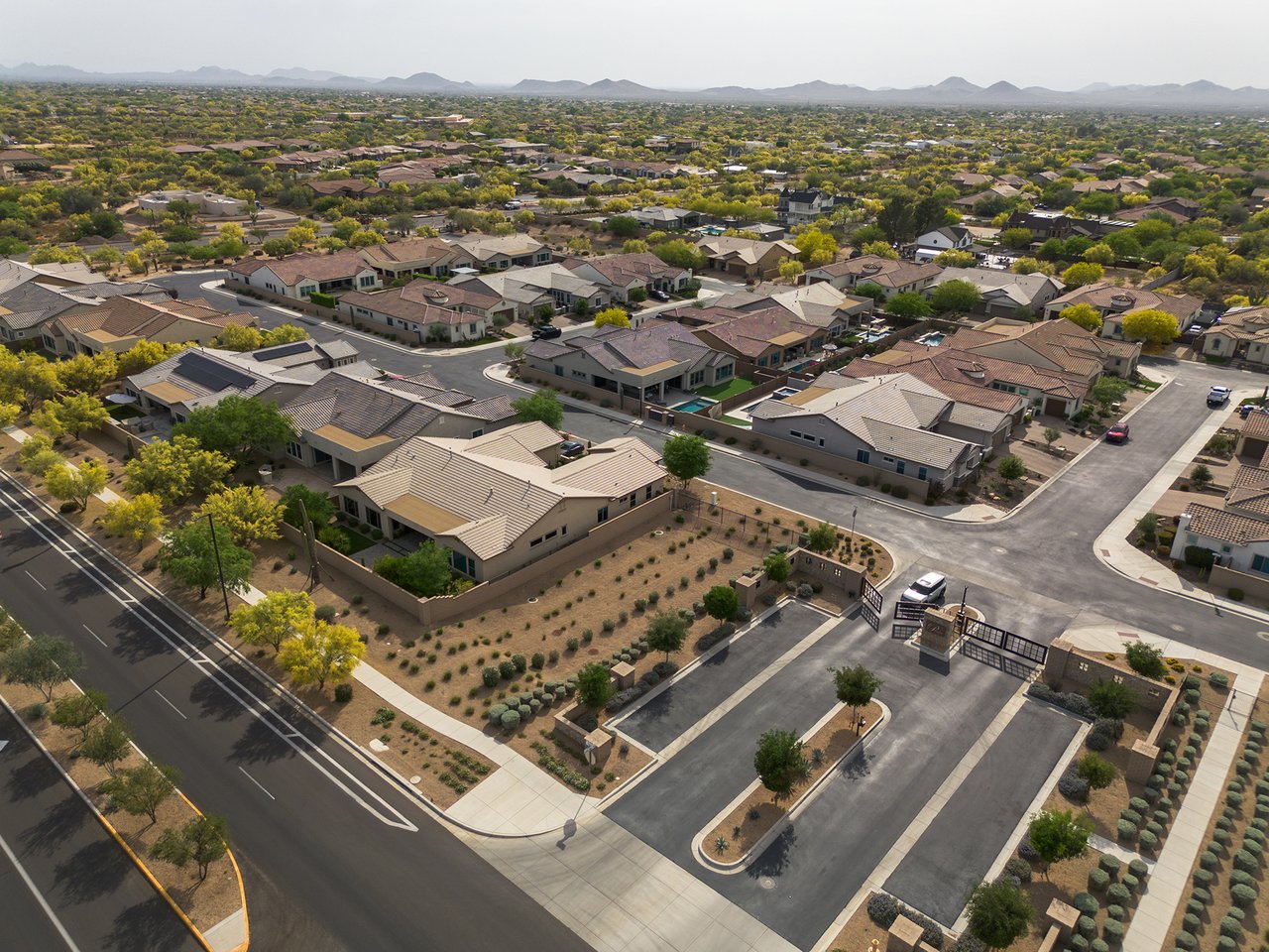 5537 E VIA CABALLO BLANCO