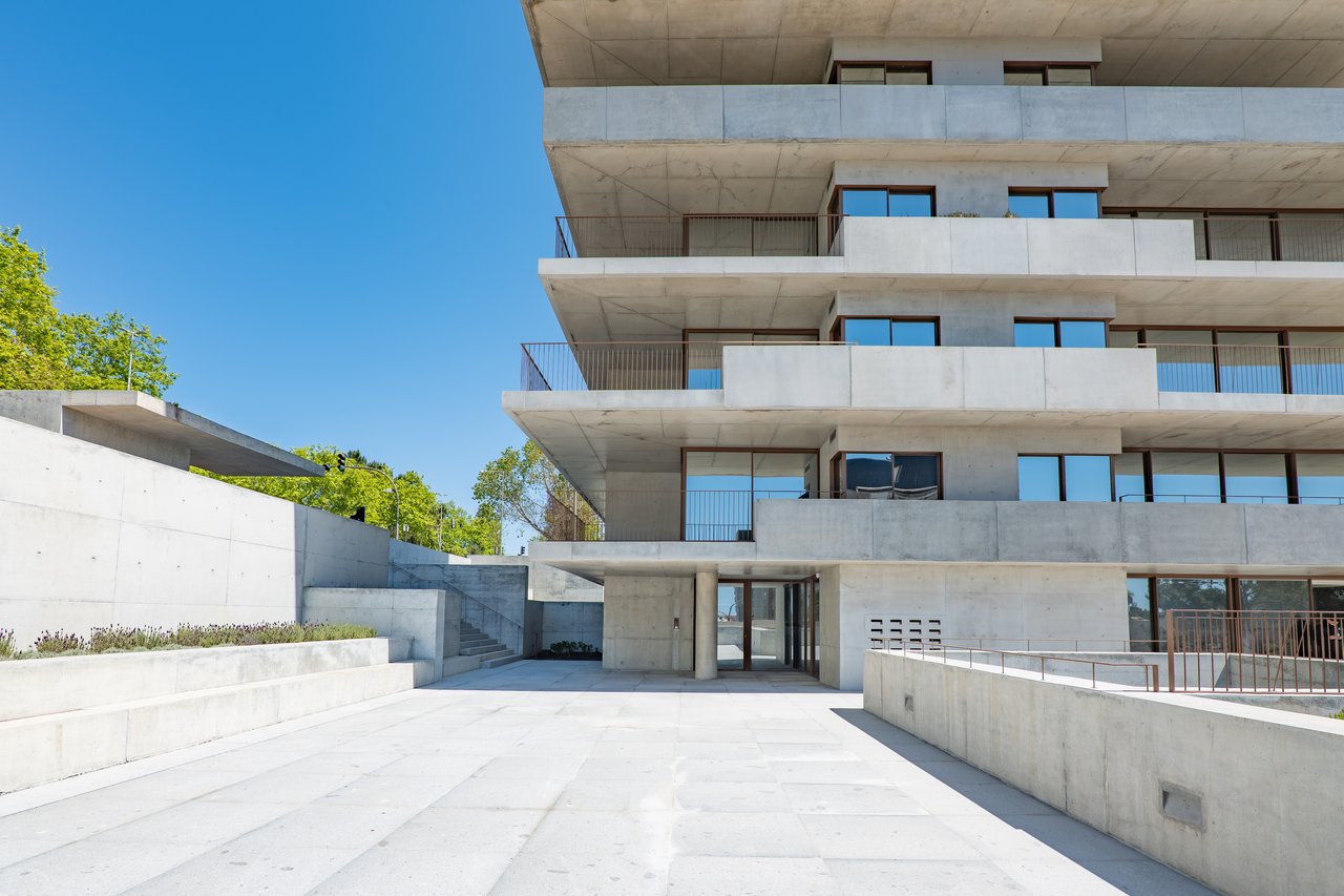 3-Bedroom Apartment with Panoramic Ocean & River Views in the iconic Foz do Douro's New Landmark - Miramar Tower 