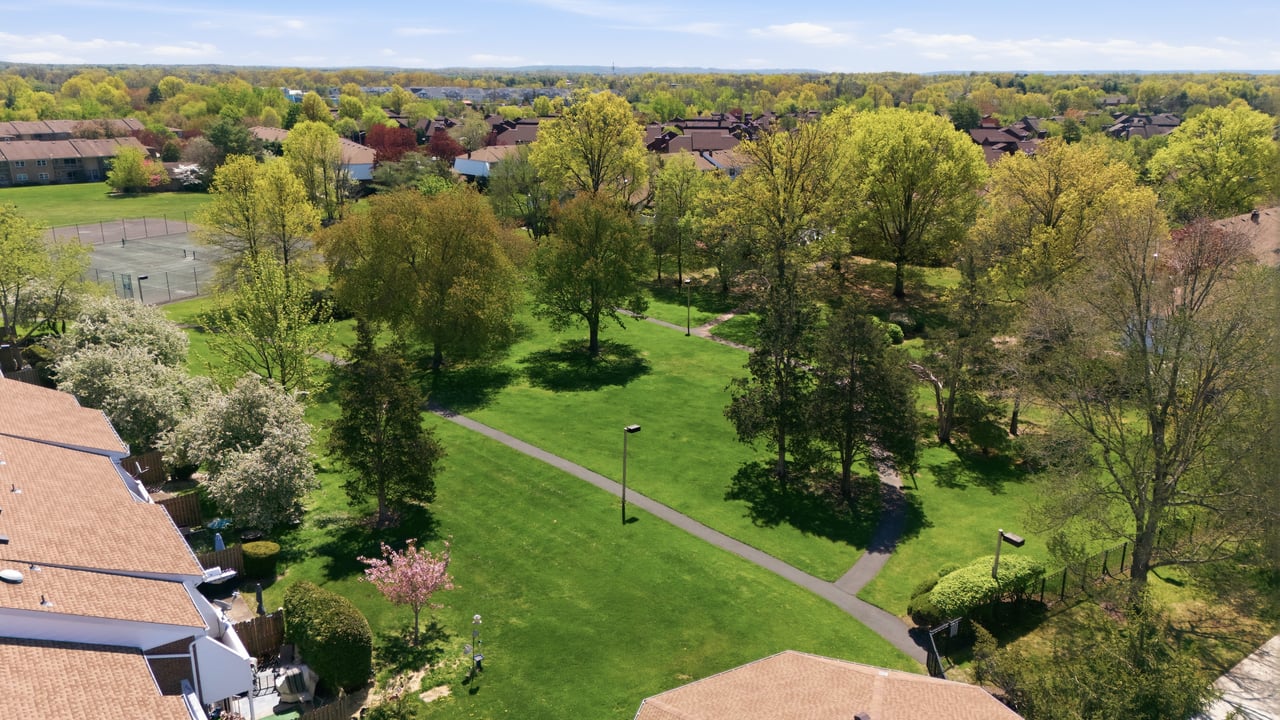 2401 Tudor Court